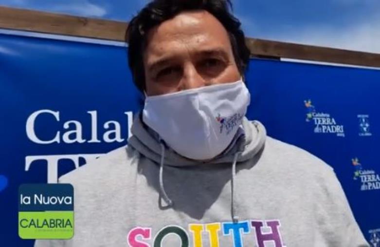 images Stagionali introvabili. Orsomarso: "Sbaglia chi sottopaga, ma reddito di cittadinanza una cacata pazzesca" 