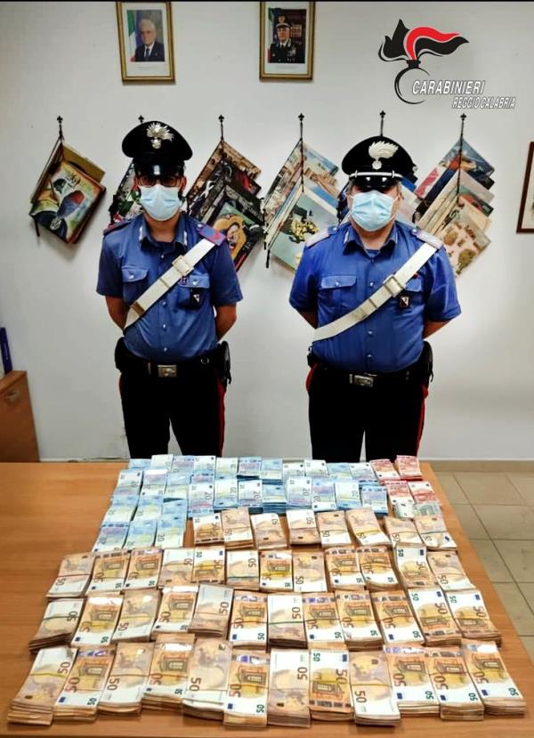 images Gioia Tauro. Oltre 300mila euro nascosti in case "al rustico": denunciate tre persone per riciclaggio