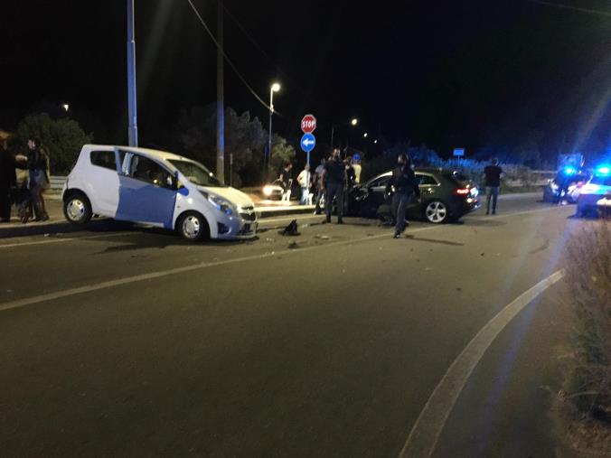 images Catanzaro. Incidente stradale in località Barone: 2 auto coinvolte e 4 feriti lievi