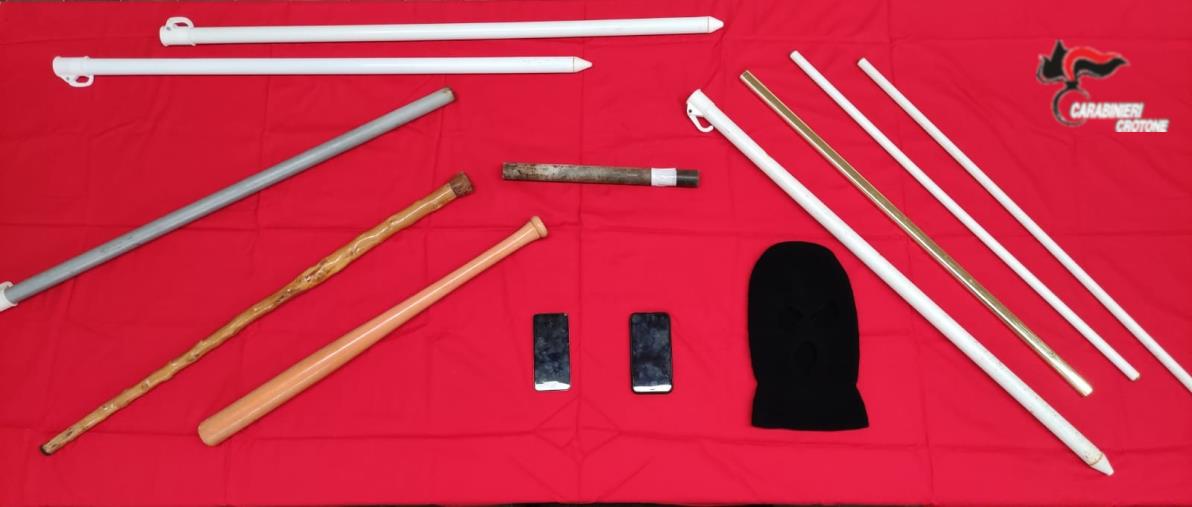 images Crotone. Calci e pugni al padre e al fratello della fidanzata che aveva deciso di lasciarlo, 11 arresti   