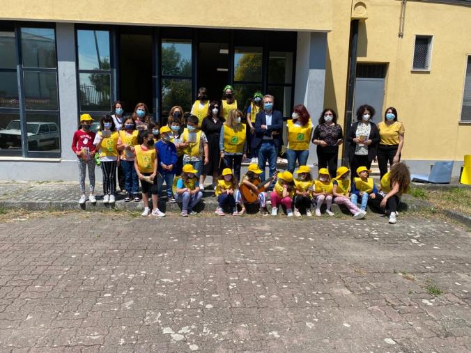 Educare i ragazzi al rispetto dell'ambiente. Al capolinea il progetto del plesso scolastico "G. Guzzo" di Tiriolo con Legambiente images Educare i ragazzi al rispetto dell'ambiente. Al capolinea il progetto del plesso scolastico "G. Guzzo" di Tiriolo con Legambiente