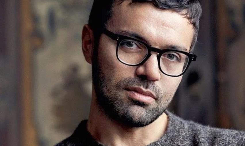 Rocco Iannone, stilista catanzarese alla guida del "reparto moda" della Ferrari. Gli auguri di Gianpaolo Stanizzi images Rocco Iannone, stilista catanzarese alla guida del "reparto moda" della Ferrari. Gli auguri di Gianpaolo Stanizzi