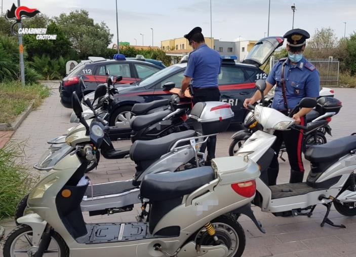 images Biciclette elettriche modificate, a Crotone sanzioni e sequestri dei Carabinieri
