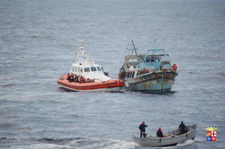 images Migranti: secondo sbarco in poche ore, arrivati in 80 a Crotone