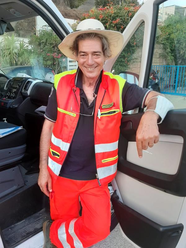 Lutto nel 118. Si tuffa in mare e sbatte la testa: addio al dottore Agazio Santoro, in servizio a Montepaone images Lutto nel 118. Si tuffa in mare e sbatte la testa: addio al dottore Agazio Santoro, in servizio a Montepaone