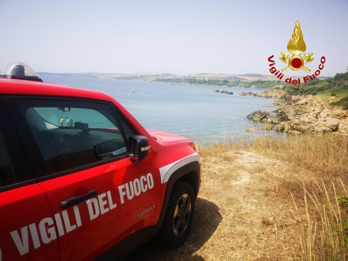 Uno stabilimento balneare divorato dalle fiamme a Roccella: indagini in corso images Uno stabilimento balneare divorato dalle fiamme a Roccella: indagini in corso