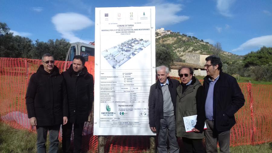 Cimitero internazionale migranti. Due laureandi tedeschi in Architettura scelgono Tarsia per le loro tesi, la soddisfazione di Corbelli (Diritti civili) images Cimitero internazionale migranti. Due laureandi tedeschi in Architettura scelgono Tarsia per le loro tesi, la soddisfazione di Corbelli (Diritti civili)