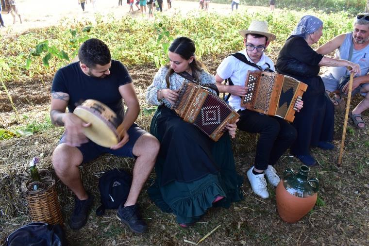 Falerna. Festival delle Erranze e della Filoxenia: Si è svolto il quarto evento dedicato a "Le vie del grano" images Falerna. Festival delle Erranze e della Filoxenia: Si è svolto il quarto evento dedicato a "Le vie del grano"