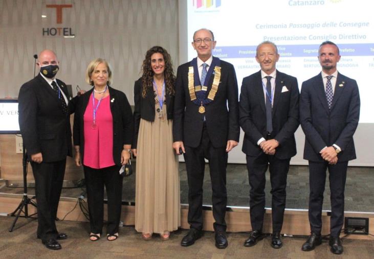 Al Rotary di Catanzaro passaggio delle consegne tra presidenti: Pasquale Placida lascia il posto a Vito Verrastro images Al Rotary di Catanzaro passaggio delle consegne tra presidenti: Pasquale Placida lascia il posto a Vito Verrastro
