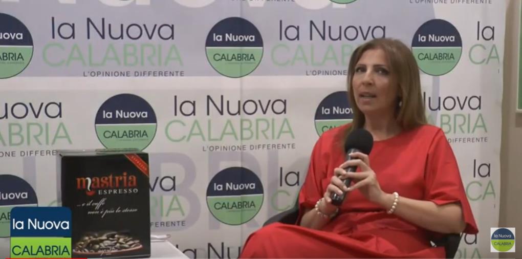 images #Echetelodicoafare. Soluzioni ai problemi economici con l'esperta Roberta Capri, avvocato del foro di Catanzaro