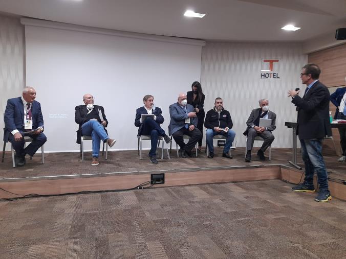 Da Lamezia Terme l'appello dei medici di Medicina generale: "Vaccinatevi, siamo pronti per la terza dose e aspettiamo un nuovo vaccino"  images Da Lamezia Terme l'appello dei medici di Medicina generale: "Vaccinatevi, siamo pronti per la terza dose e aspettiamo un nuovo vaccino"