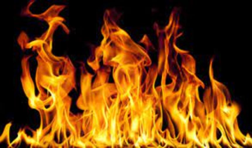 Catanzaro. Manda in fumo la casa del padre per vendetta: arrestato insieme al cugino complice  images Catanzaro. Manda in fumo la casa del padre per vendetta: arrestato insieme al cugino complice