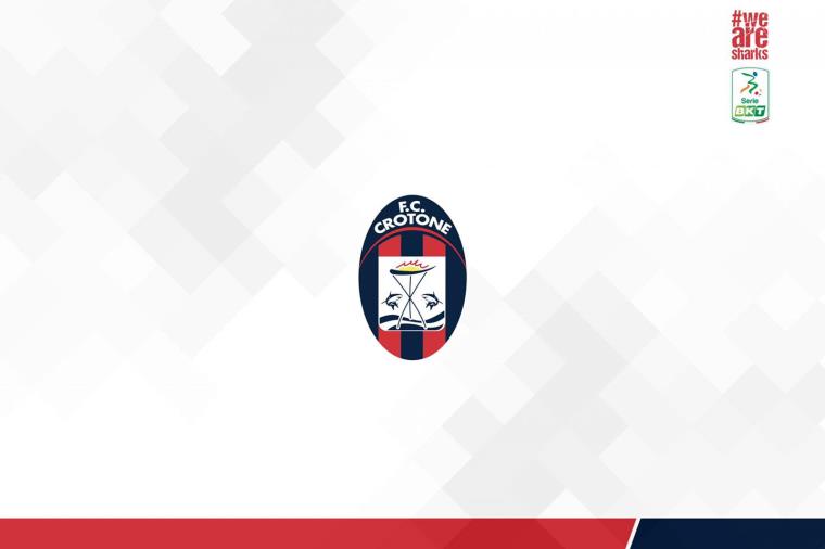 Calcio, il Crotone solleva dall'incarico l'allenatore Pasquale Marino: al suo posto arriva Francesco Modesto images Calcio, il Crotone solleva dall'incarico l'allenatore Pasquale Marino: al suo posto arriva Francesco Modesto