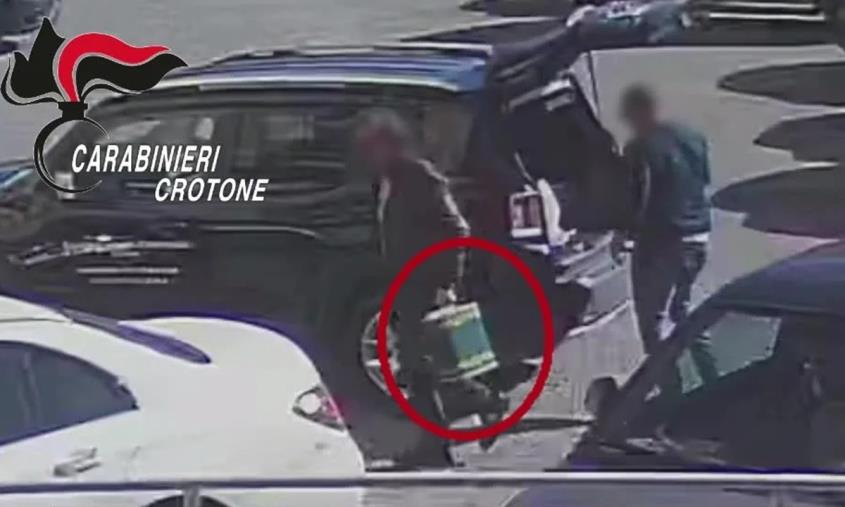 Olio e castagne per togliere multe, l'ex assessore di Petilia può tornare nel Crotonese: "Manca l'accordo corruttivo" images Olio e castagne per togliere multe, l'ex assessore di Petilia può tornare nel Crotonese: "Manca l'accordo corruttivo"