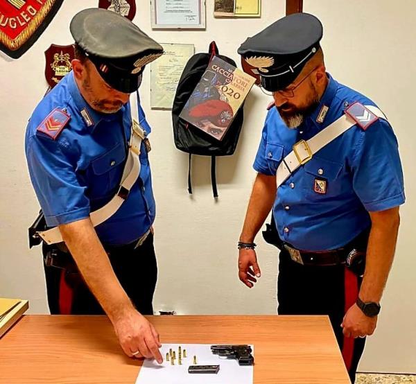 images Cerca di uccidere il genero ma l’arma s’inceppa: arrestato un operaio 68enne di Cirò Marina