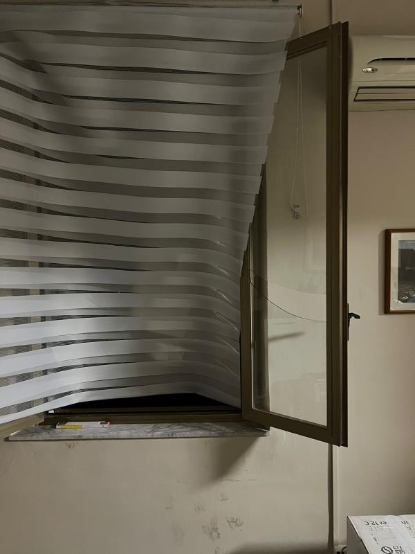 images Catanzaro, sfondano il doppio infisso e derubano una ditta di climatizzatori: bottino da 17 mila euro (FOTO)