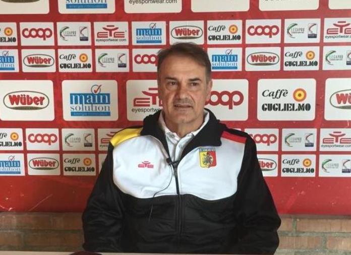 Us Catanzaro 1929, mister Vivarini prima del match col Picerno: "La squadra ha fatto bene a Catania, ora bisogna dare continuità" images Us Catanzaro 1929, mister Vivarini prima del match col Picerno: "La squadra ha fatto bene a Catania, ora bisogna dare continuità"