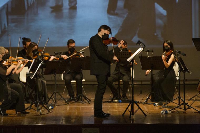 images AMA Calabria, a Catanzaro e Lamezia Terme Rimonda incanta con il suo violino 