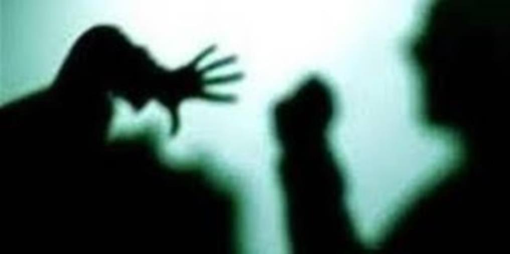 images Crotone, minaccia ed aggredisce il padre per farsi consegnare soldi: arrestato per stalking ed estorsione