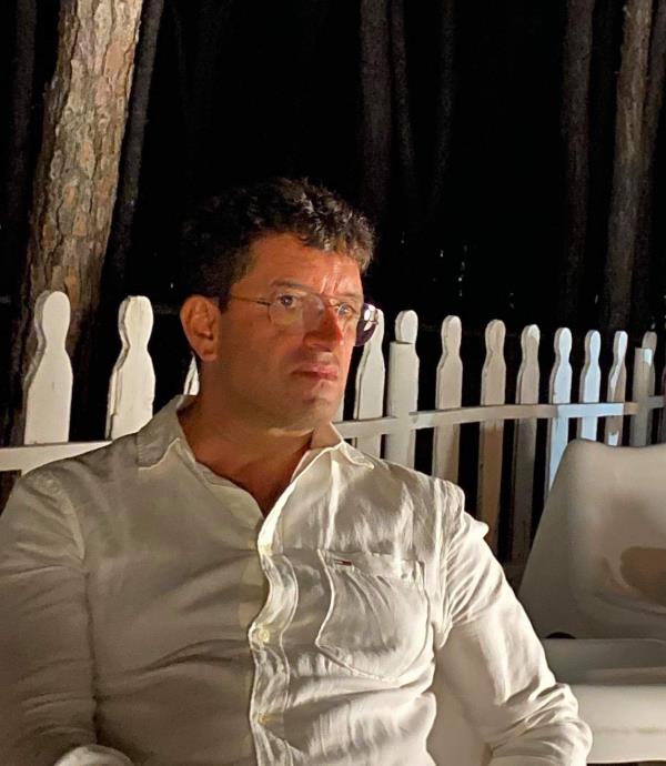 images Nuccio Loreti dona un’opera al reparto di Ostetricia e Ginecologia dell'ospedale Pugliese