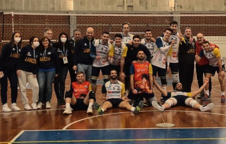 Volley, la Raffaele Lamezia batte Catania al Palasparti e centra i playoff  images Volley, la Raffaele Lamezia batte Catania al Palasparti e centra i playoff