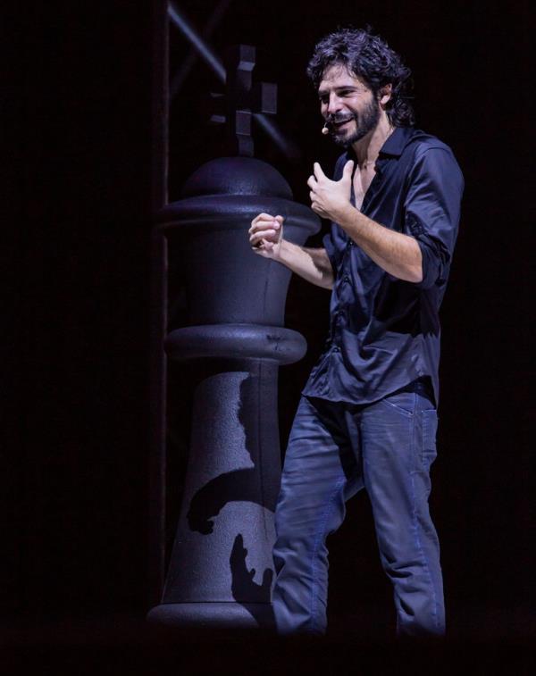 images Catanzaro, il mito di Ayrton Senna rivive sul palco del Politeama con Marco Bocci 