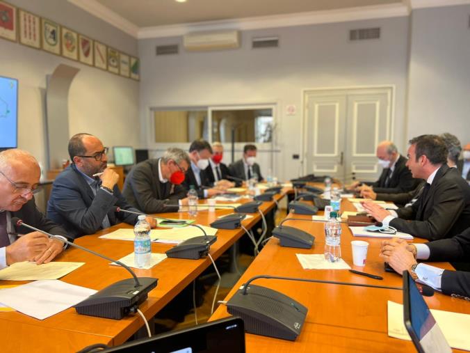 images Infrastrutture, lavoro, Pnrr e sanità, Occhiuto incontra Cgil-Cisl-Uil nazionali per presentare al governo la "Vertenza Calabria"