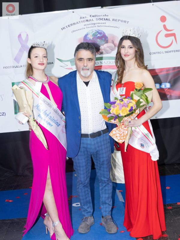 "Miss Informissima": le catanzaresi Ludovica Cosenza e Alessia Mastria volano alla finale nazionale images "Miss Informissima": le catanzaresi Ludovica Cosenza e Alessia Mastria volano alla finale nazionale
