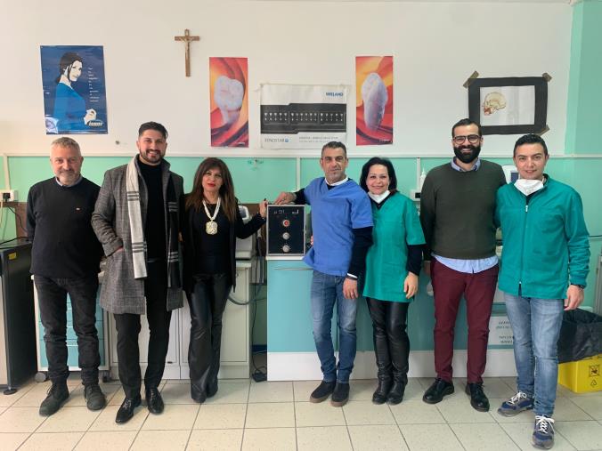 Gli alunni delI'Istituto Maresca di Catanzaro preparano protesi dentarie gratuite per i pazienti indigenti images Gli alunni delI'Istituto Maresca di Catanzaro preparano protesi dentarie gratuite per i pazienti indigenti