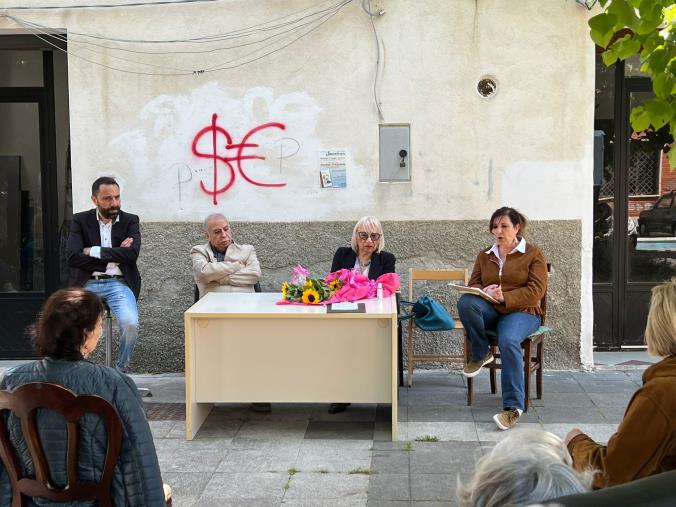 Catanzaro, “Piazza Stazione" a Sala rivive nella pagine del libro di Norma Aleni Caroleo images Catanzaro, “Piazza Stazione" a Sala rivive nella pagine del libro di Norma Aleni Caroleo