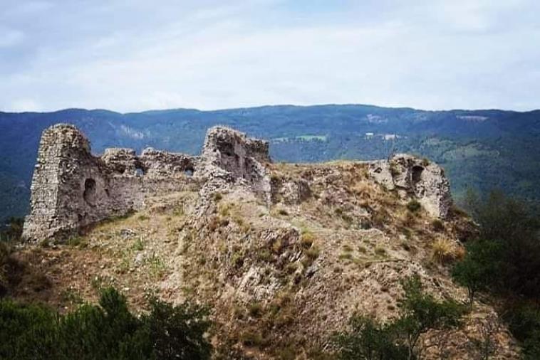 images Sellia, mitigato il rischio idrogeologico: iniziata una prima opera di recupero del Castello Bizantino e della Portabella 