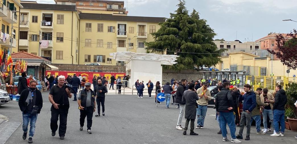 images La Nuova Calabria e Passione Giallorossa fra i tifosi prima di Catanzaro-Monopoli (DIRETTA)