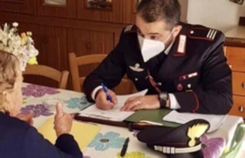 images Catanzaro, aggredisce la madre per avere i soldi per comprare la droga: 54enne arrestata