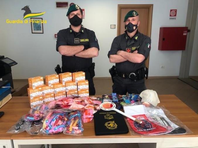 Catanzaro, sequestrati oltre 14.000 giocattoli e accessori contraffatti images Catanzaro, sequestrati oltre 14.000 giocattoli e accessori contraffatti