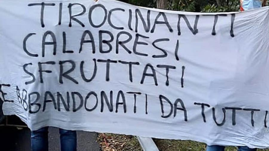 images La lettera dei Tirocinanti calabresi: "Dopo anni di precarietà abbandonanti definitivamente dalla classe politica regionale e governativa"