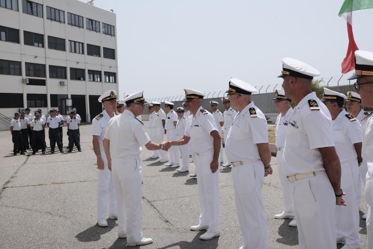 images Il Comandante Carlone in visita alle capitanerie di porto della Calabria