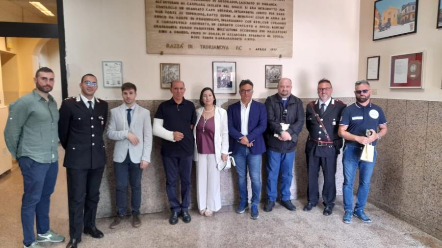 Taurianova, il Nuovo sindacato Carabinieri solidale con i colleghi feriti. Riccio: "Abbiamo portato la vicinanza di 'Capitano Ultimo'" images Taurianova, il Nuovo sindacato Carabinieri solidale con i colleghi feriti. Riccio: "Abbiamo portato la vicinanza di 'Capitano Ultimo'"