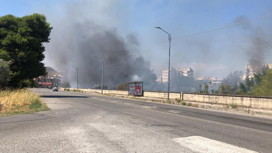 images Catanzaro, in fiamme il canneto della Fiumarella in località Pistoia