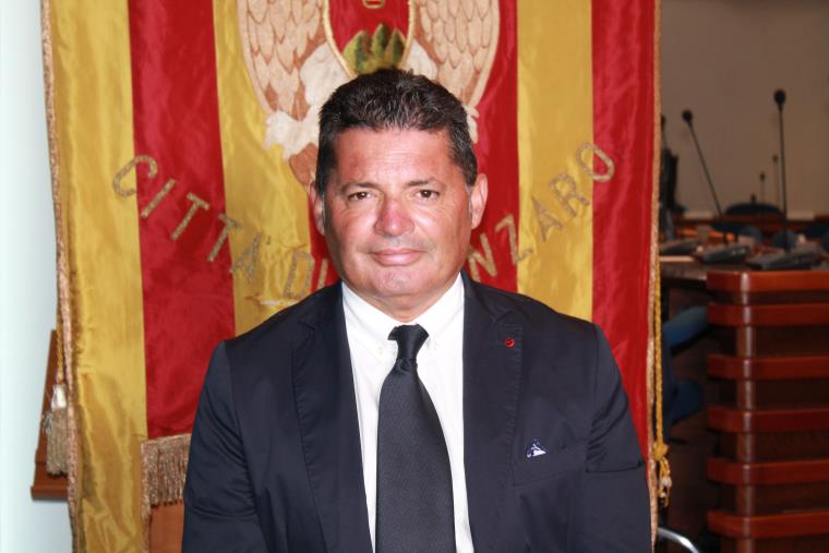 images Catanzaro, Riccio: "All'I.C. Patari-Rodari aule al gelo senza termosifoni funzionanti"