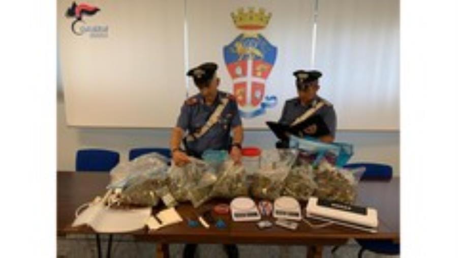 images Rende, 32enne con 3 chili di droga: arrestato 