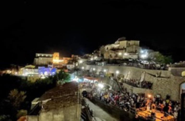 Sellia, grande partecipazione alla XXV edizione della “Sagra dell’Olivo d’oliva”. images Sellia, grande partecipazione alla XXV edizione della “Sagra dell’Olivo d’oliva”.