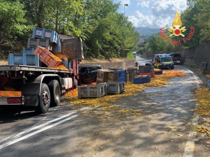 Scontro tra auto e moto sulla Statale 107 nel Cosentino, 3 feriti: il più grave il centauro 19enne images Scontro tra auto e moto sulla Statale 107 nel Cosentino, 3 feriti: il più grave il centauro 19enne