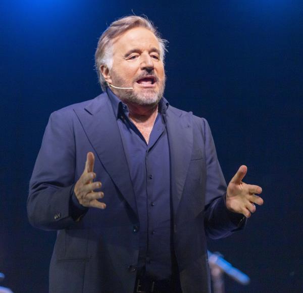 images Festival d’Autunno, anticipato lo spettacolo di Christian De Sica al Politeama 