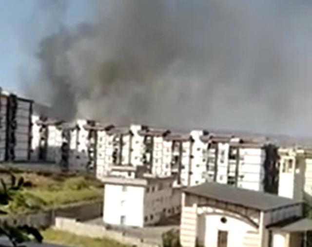 Catanzaro, una cortina di fumo tra i palazzi del Corvo: è l'ennesimo incendio images Catanzaro, una cortina di fumo tra i palazzi del Corvo: è l'ennesimo incendio