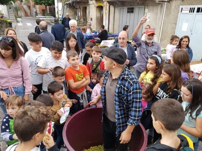 images Amaroni, festa della vendemmia nel centro storico e la tradizione si rinnova