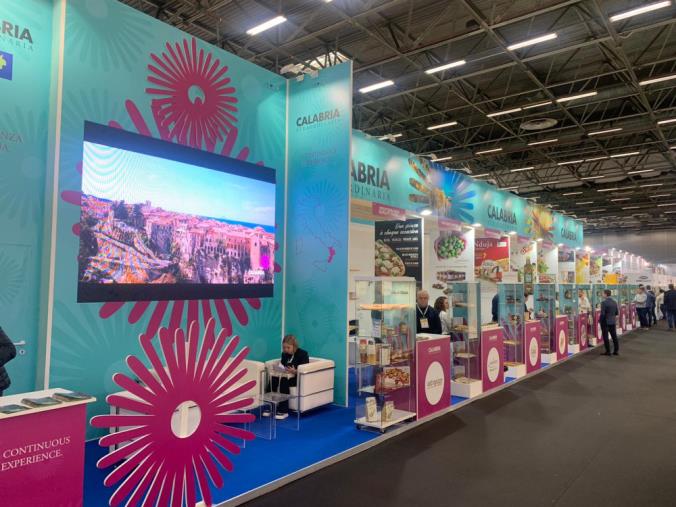 Calabria Straordinaria al Sial Paris 2022, la Regione partecipa con 31 aziende dell'agroalimentare images Calabria Straordinaria al Sial Paris 2022, la Regione partecipa con 31 aziende dell'agroalimentare