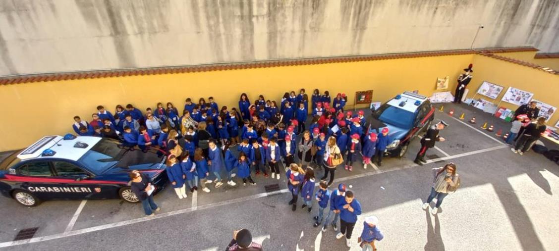 Gioia Tauro, gli alunni del "Paolo VI - Campanella" e "Pentimalli" a scuola di legalità con i Carabinieri images Gioia Tauro, gli alunni del "Paolo VI - Campanella" e "Pentimalli" a scuola di legalità con i Carabinieri