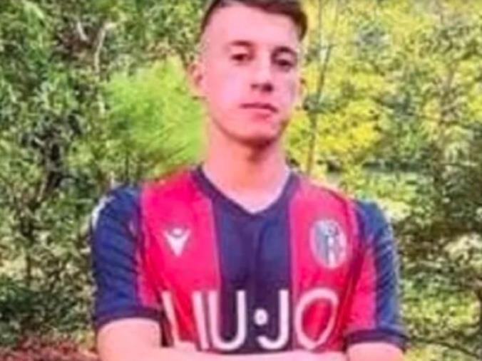 Ragazzo massacrato a Crotone, parla la mamma: "I suoi assassini meritano una giustizia severa" images Ragazzo massacrato a Crotone, parla la mamma: "I suoi assassini meritano una giustizia severa"