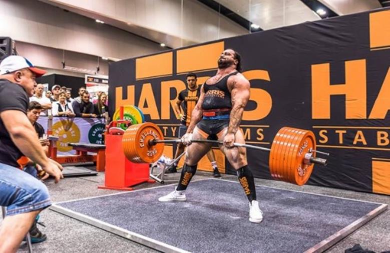 Zahir Khudayarov, la leggenda del Powerlifting sceglie Catanzaro per i suoi allenamenti  images Zahir Khudayarov, la leggenda del Powerlifting sceglie Catanzaro per i suoi allenamenti