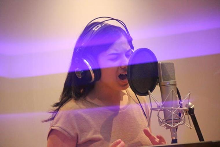 images Esordio per la cantautrice del catanzarese Mariagrazia Peruzzi con il brano I'm Raining